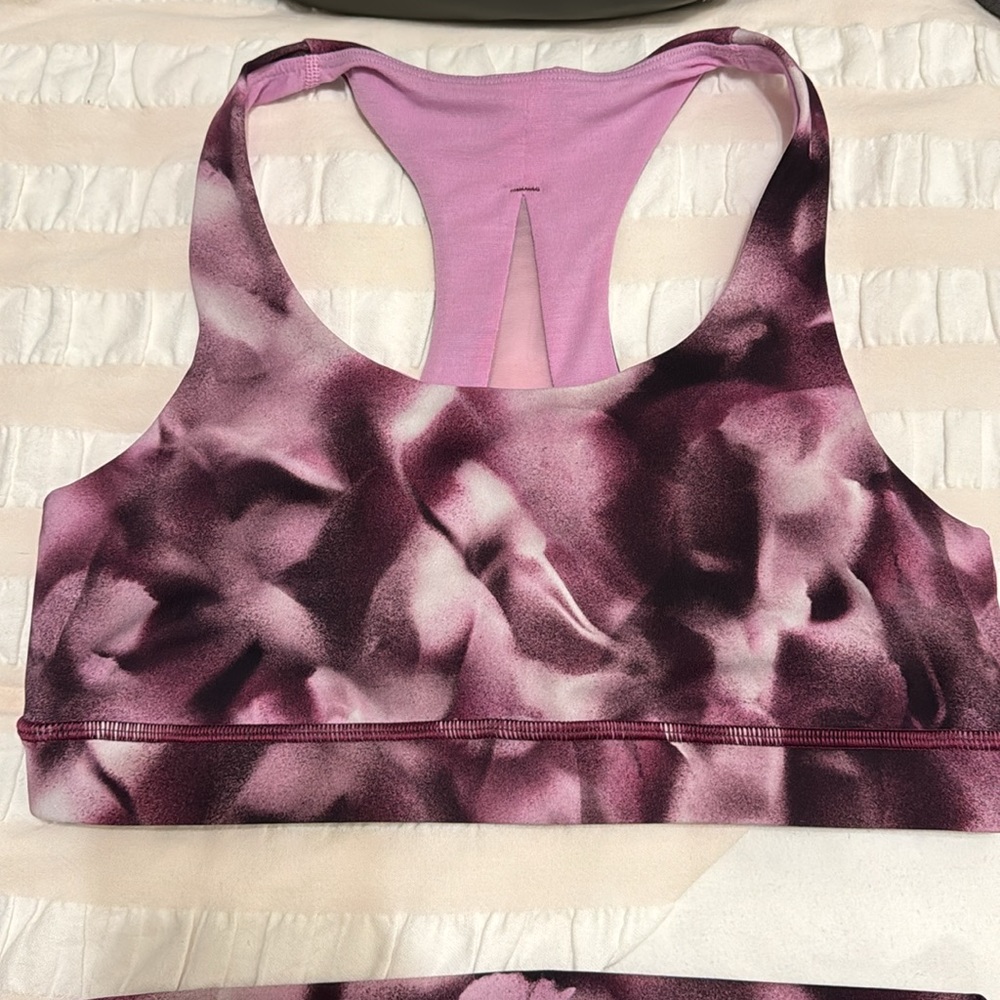 💜🤍LULULEMON MATCHING SET💜🤍 - Picture 2 of 5